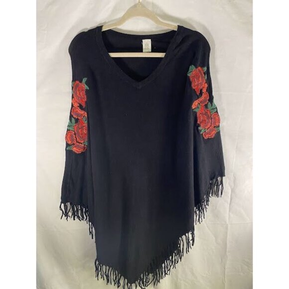 Rose Embroidered Black Pull Over Fringe Cape OSFM - Picture 1 of 4